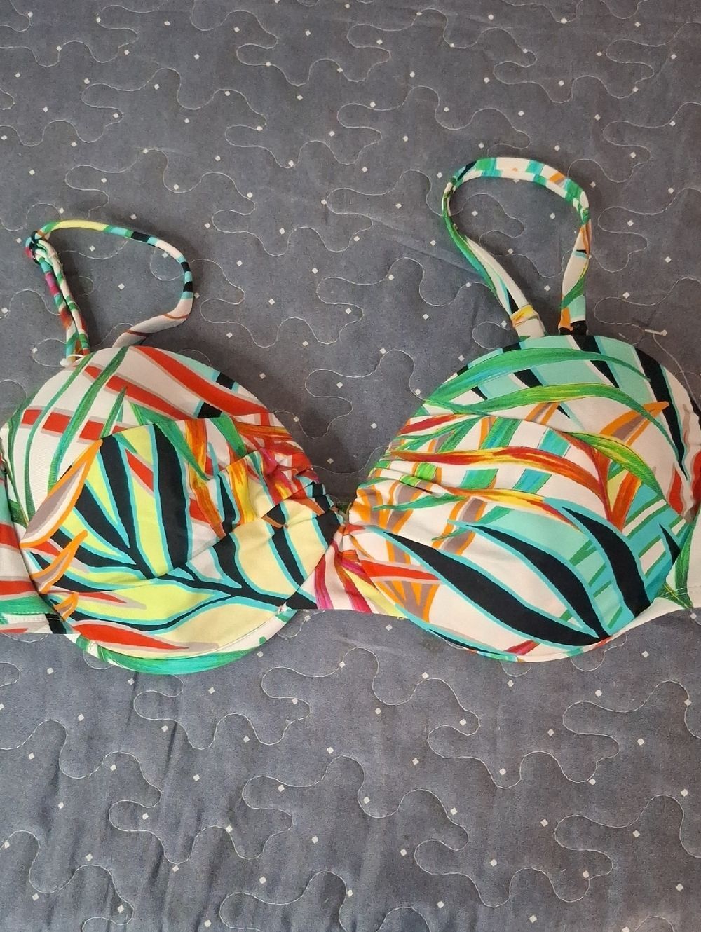 Kenneth Cole Colorful Tropical Print Bikini Top size XL